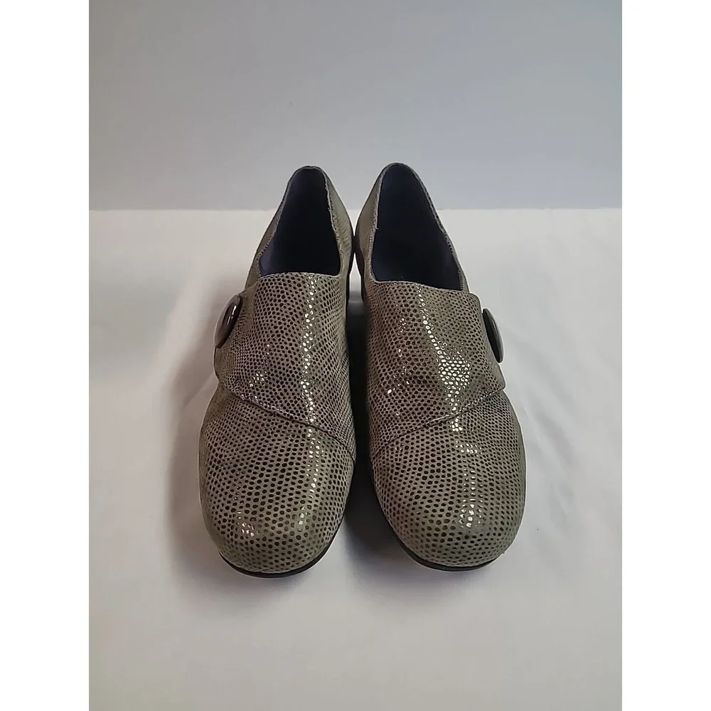 Vaneli Shiny Dot Round Toe Mini Wedge‎ Heel Shoes Women's Olive Green Size 9.5 M